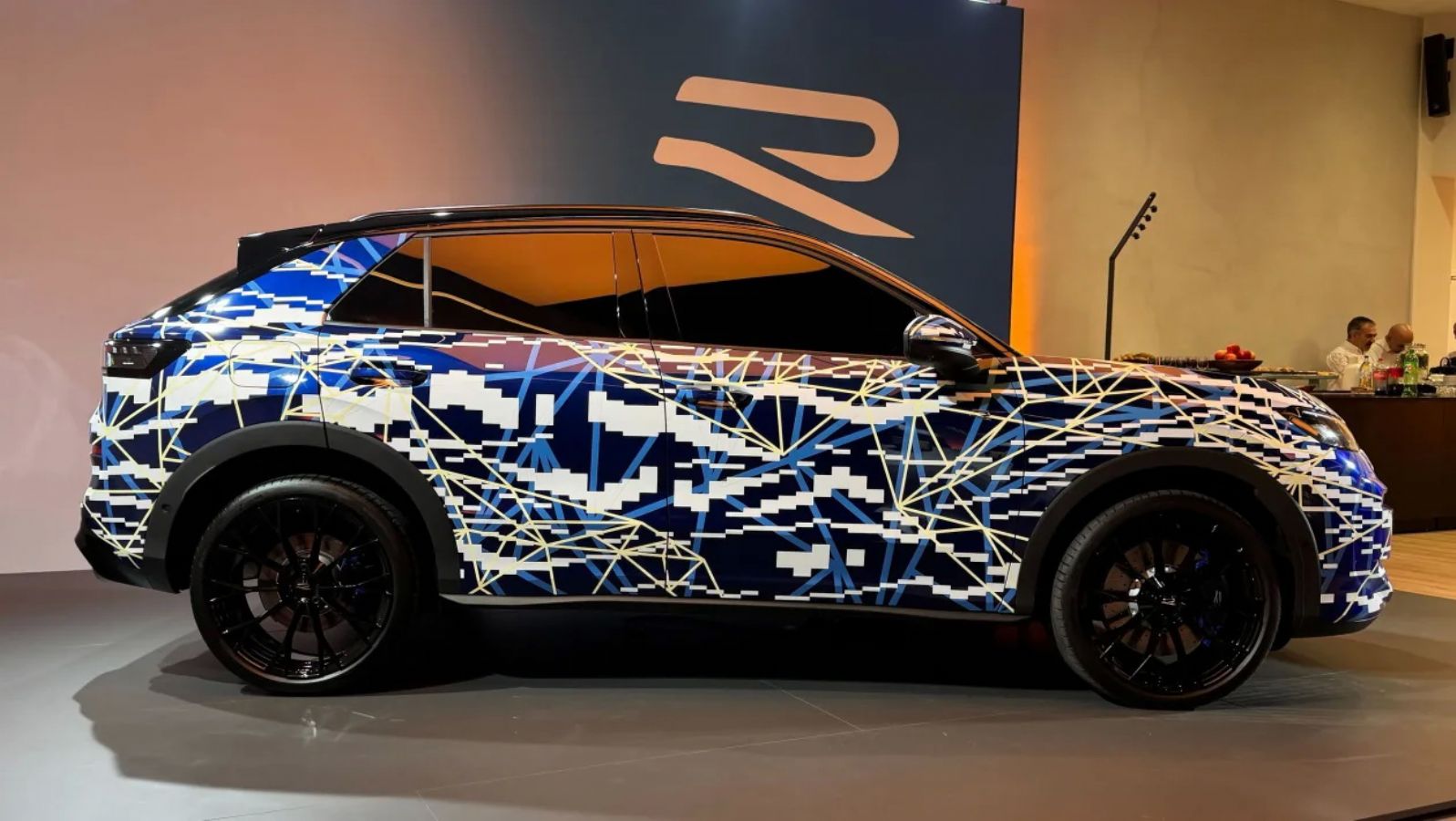 Νέο Volkswagen T-Roc R: Έρχεται με 333 άλογα και drift mode